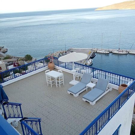 Marinas Studios Livadia  Buitenkant foto
