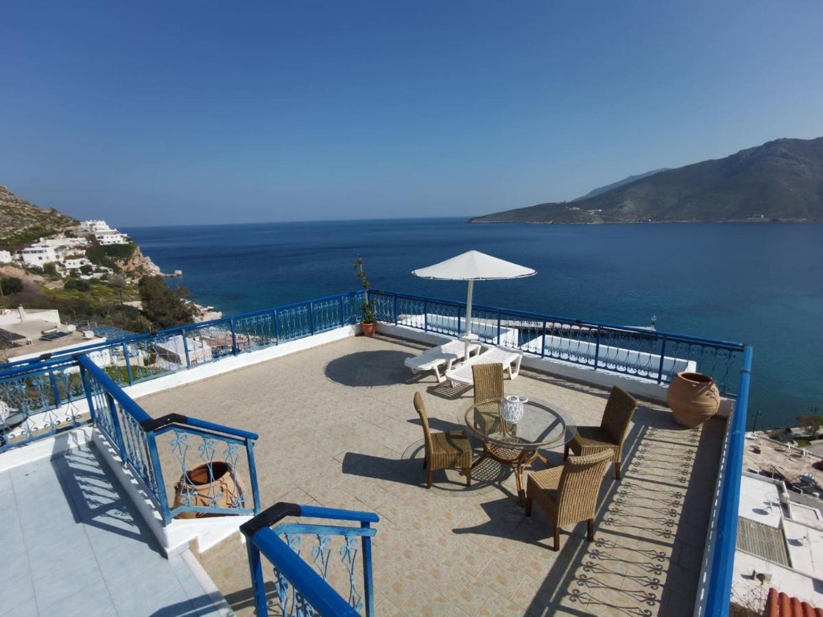 Marinas Studios Livadia  Buitenkant foto