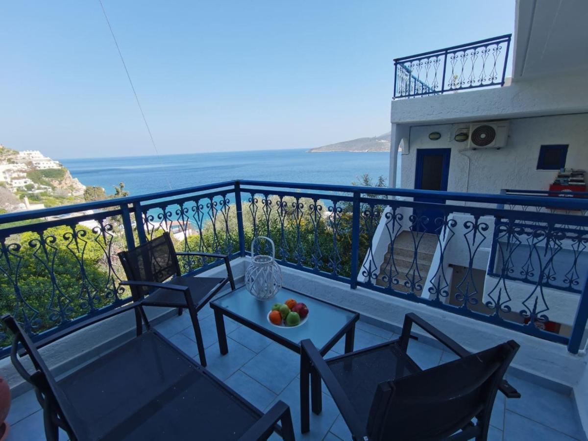 Marinas Studios Livadia  Buitenkant foto