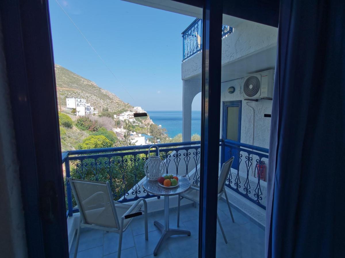 Marinas Studios Livadia  Buitenkant foto