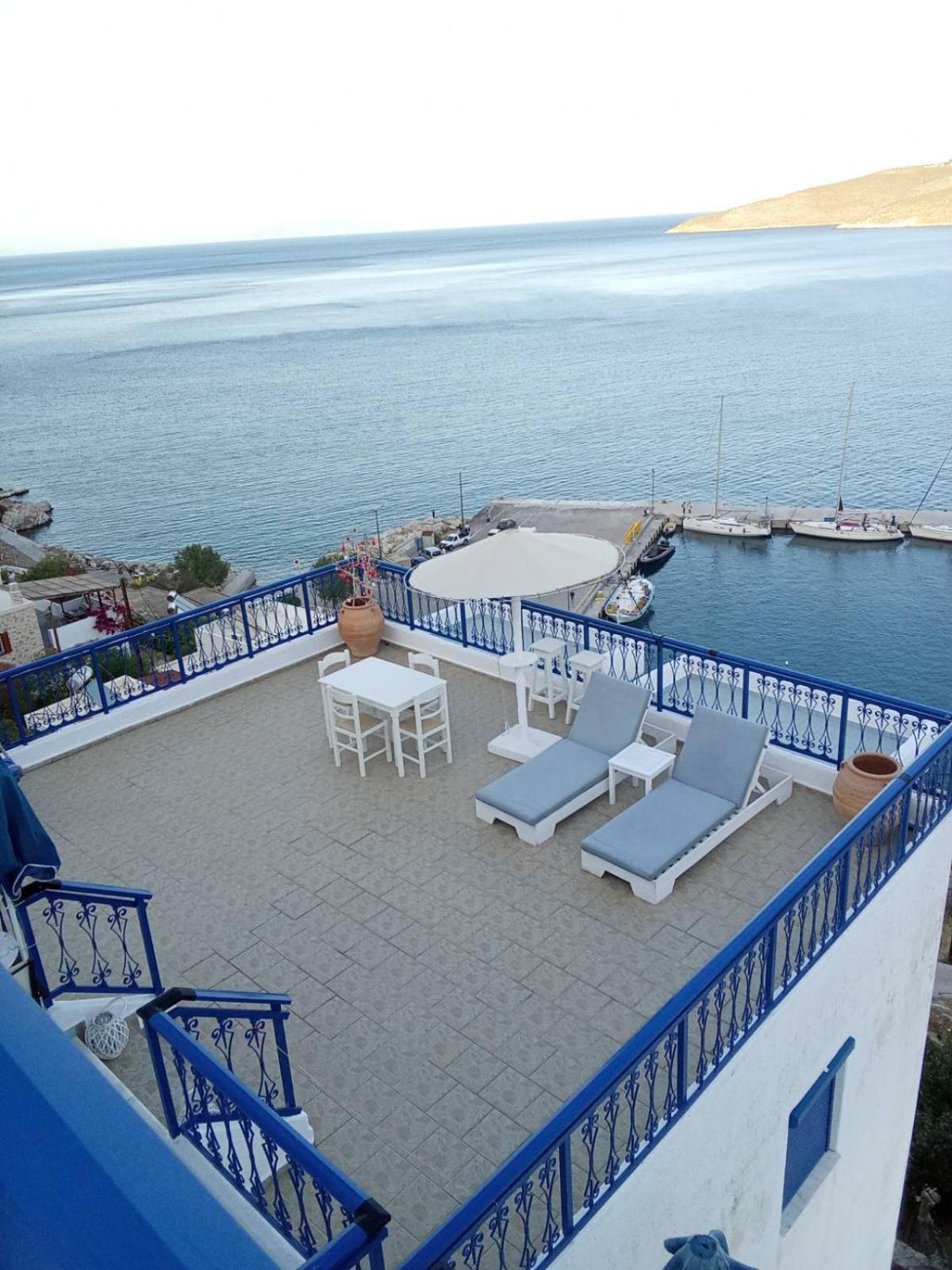 Marinas Studios Livadia  Buitenkant foto