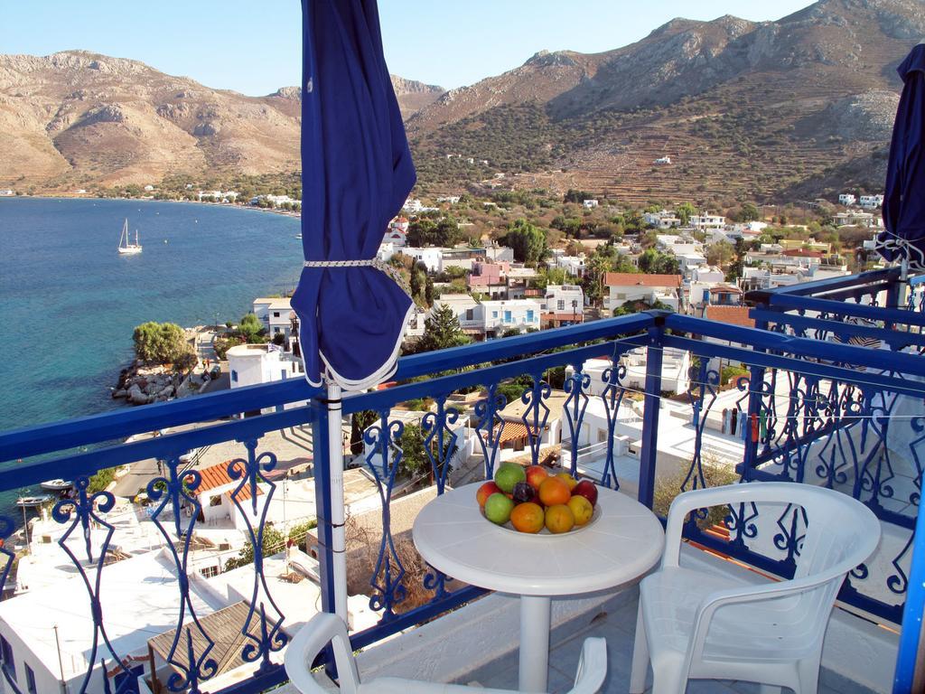 Marinas Studios Livadia  Buitenkant foto