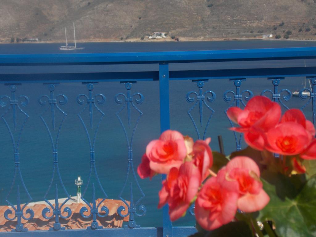 Marinas Studios Livadia  Buitenkant foto